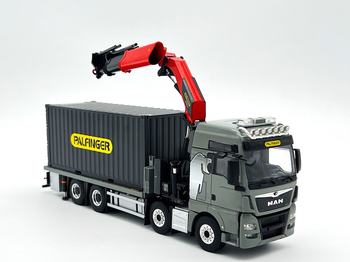 MAN TGX XXL riged flatbed truck Palfinger crane + 20ft container