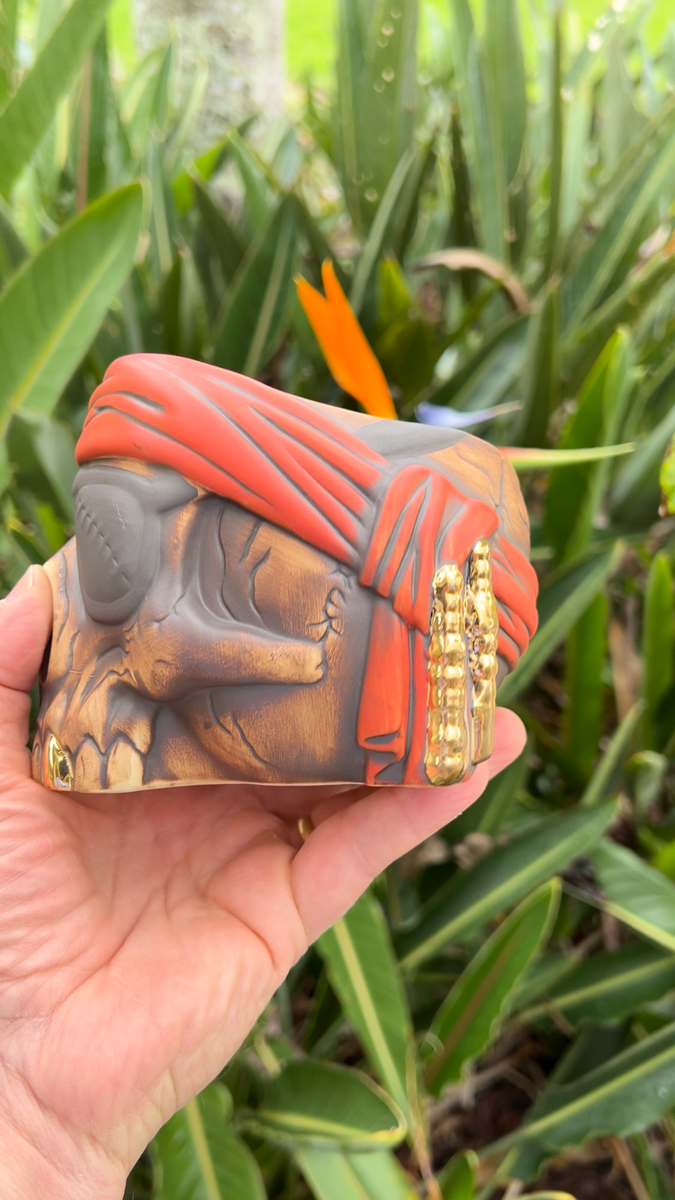 Disney Beak & Barrel Plunderer's Punch Pirate Skull 1st Edition