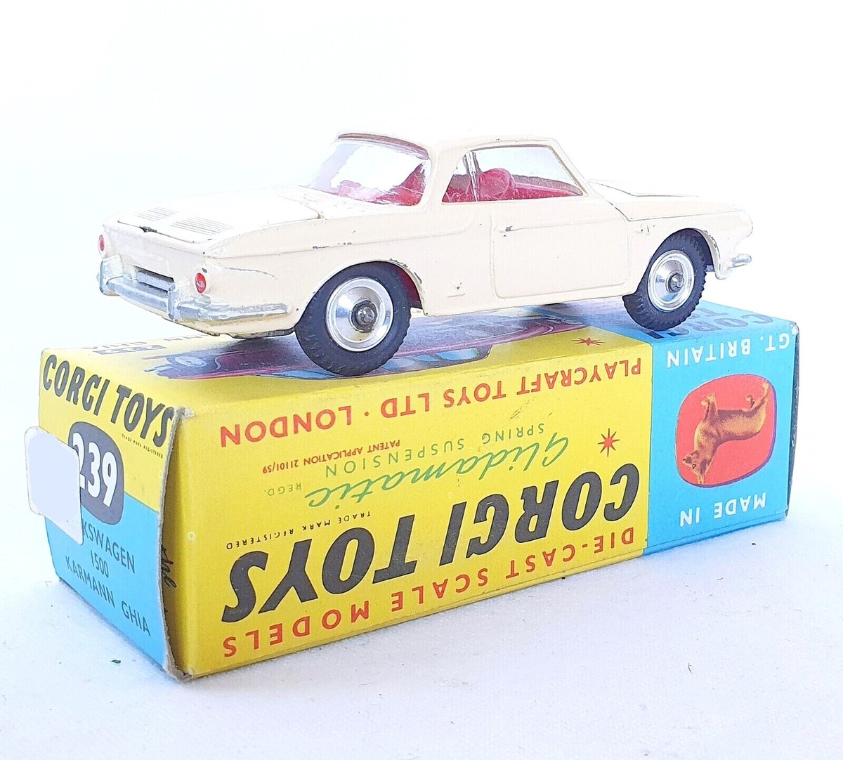 Corgi Toys 1:43 VOLKSWAGEN 1500 KARMANN GHIA 2-Door Sedan + Box
