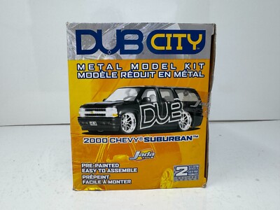 Jada Dub City 2000 Chevy Suburban Gray Metal Model Kit 1:24