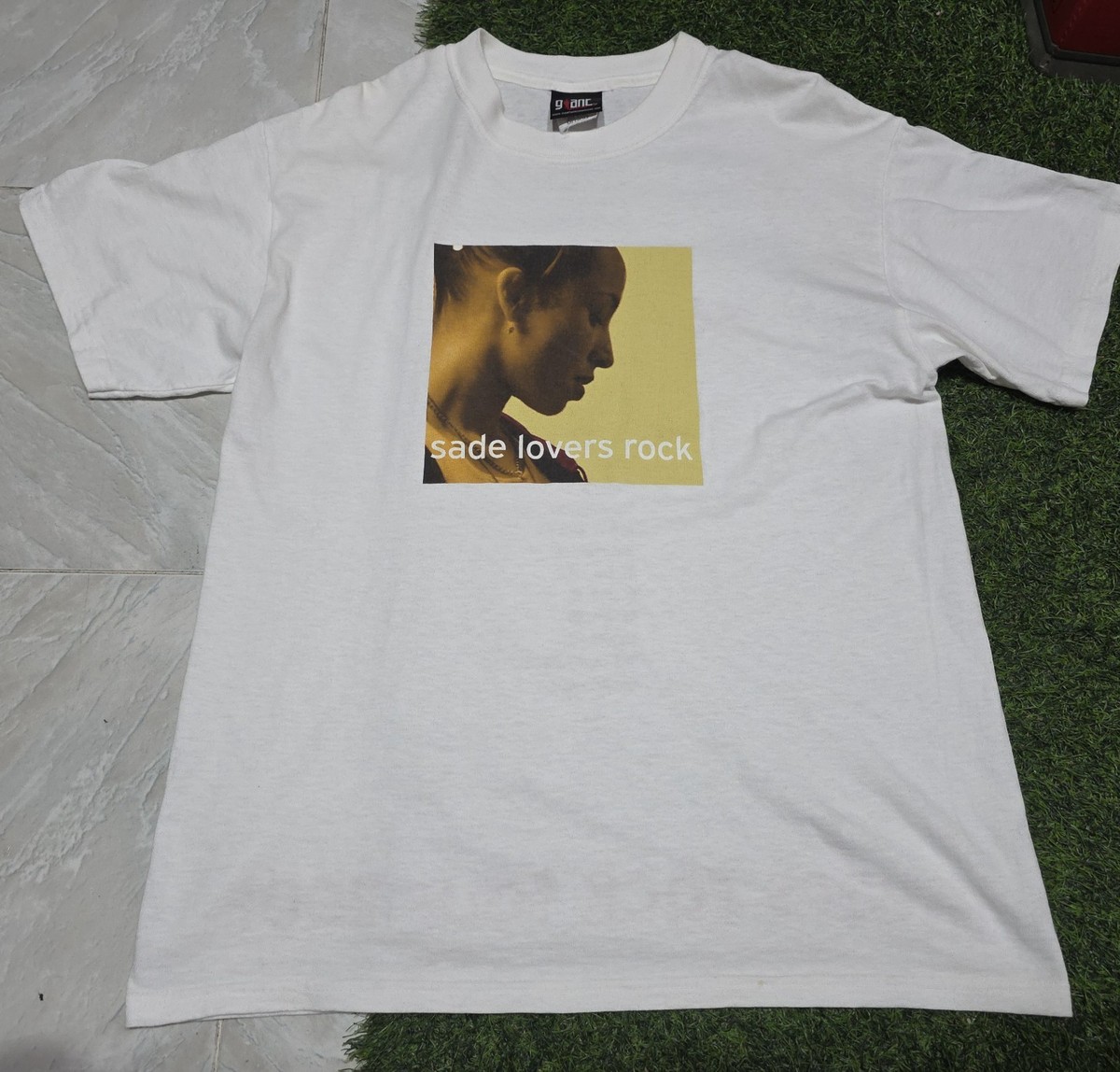 rare vintage SADE LOVERS ROCK TOUR 2001 WHITE GIANT T shirt Size L