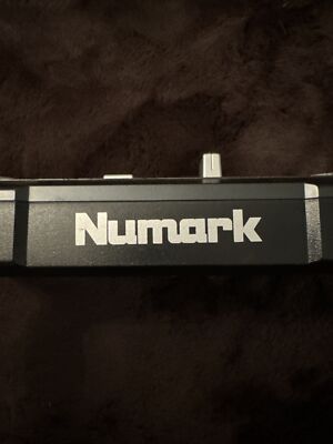 Numark DJ Controller iDJ3, USB iPod Dock, Auto Loop In Black Color