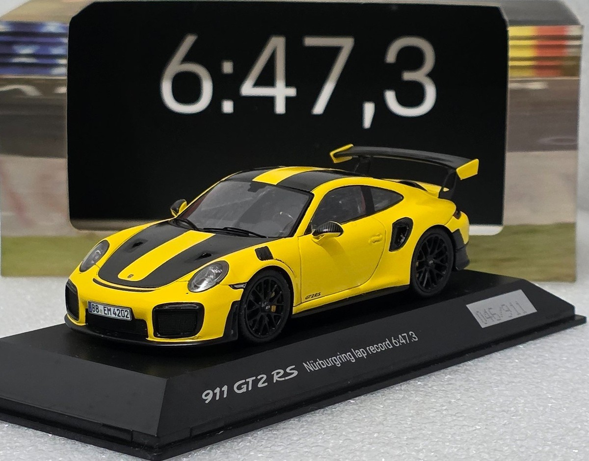 Porsche 911 991.2 GT2 RS 2017 Nurburgring Lap Record 1:43 Spark