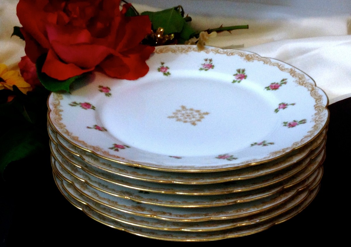 LIMOGES T&V FRANCE Signed Hand Painted 22K Gold Dinner Plate Set