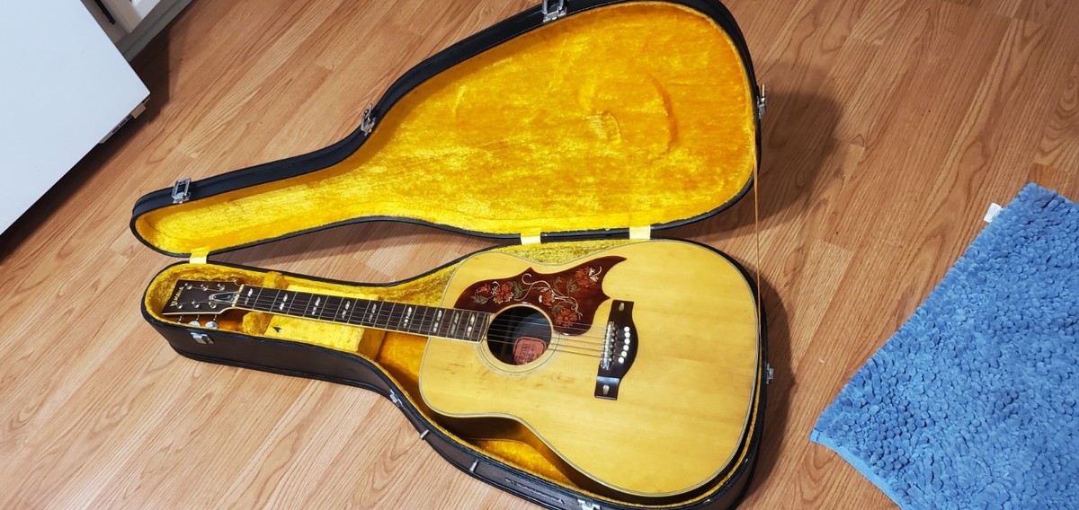 YAMAHA FG 300 RED LABEL VINTAGE ACOUSTIC GUITAR MADE IN JAPAN WITH