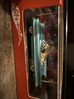 1/64 HRN Model 1955 LINCOLN FUTURA CONCEPT Minichamps Green