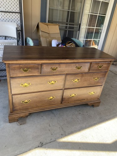 1980s Ethan Allen Circa 1776 Traditional 7 Drawer Low Double