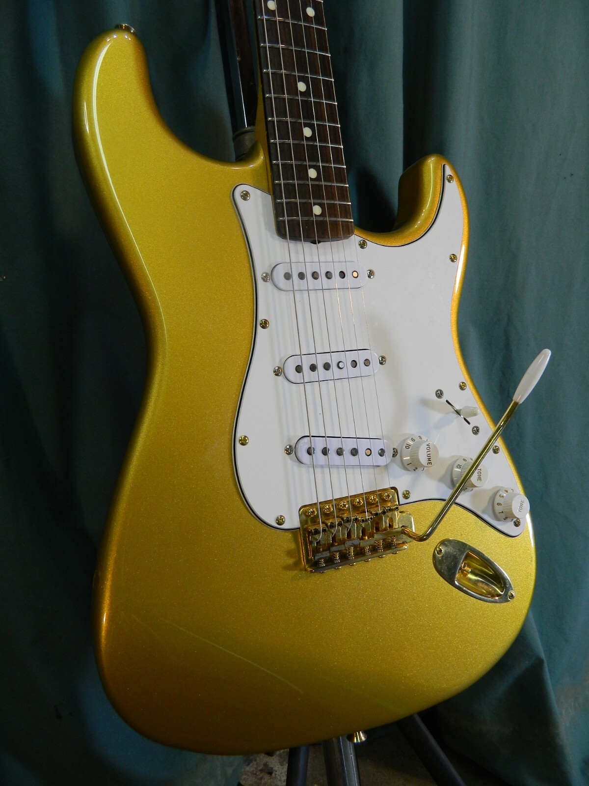 c.1991 Fernandes LE-2G, Made in Japan, Rare Color, Gold Parts, We