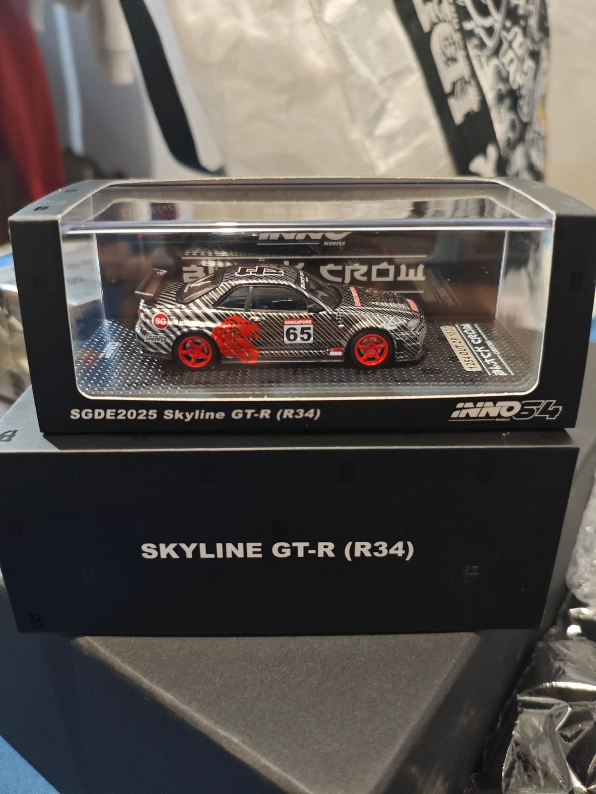 CHASE CAR - INNO64 Nissan Skyline GT-R R34 Black Crow 2025