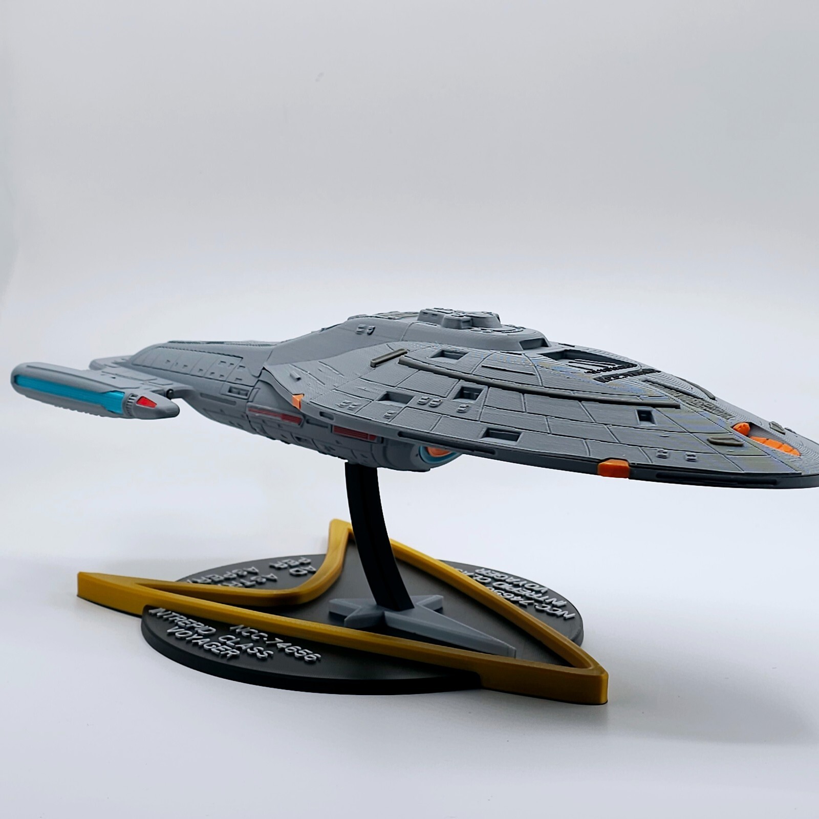 Star Trek USS Voyager NCC‑74656 3D‑Printed Intrepid‑Class Model 14