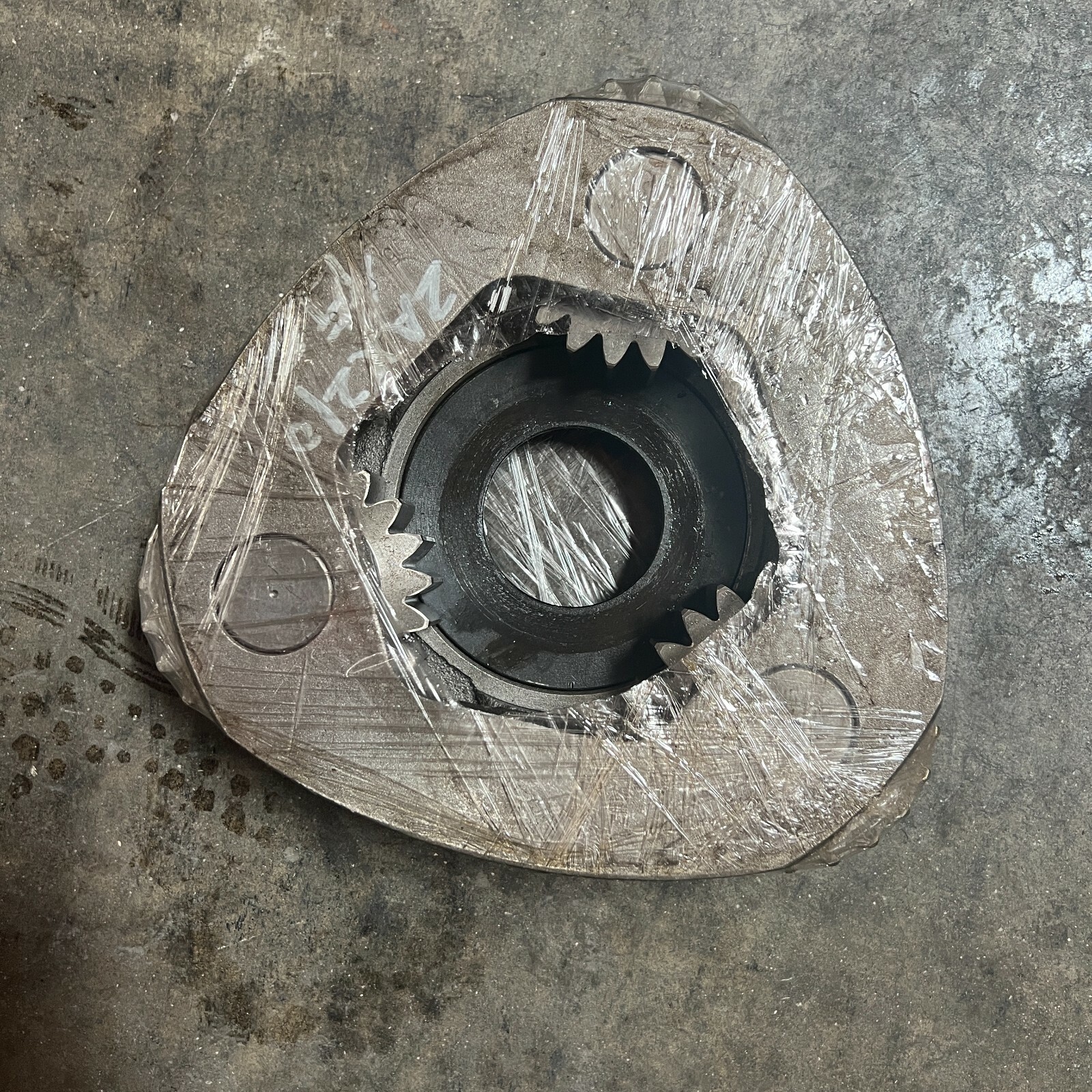 2042432 CARRIER WITH GEAR FITS HITACHI ZX200 ZX210 ZAX225 TRAVEL