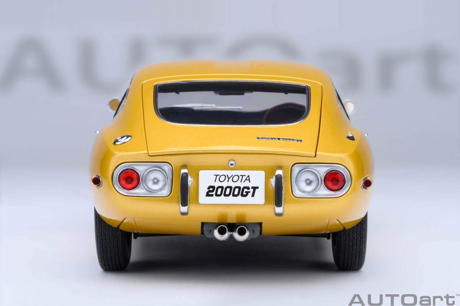 1/18 Toyota 2000GT RHD 1967 Gold Metallic Composite Model Car By