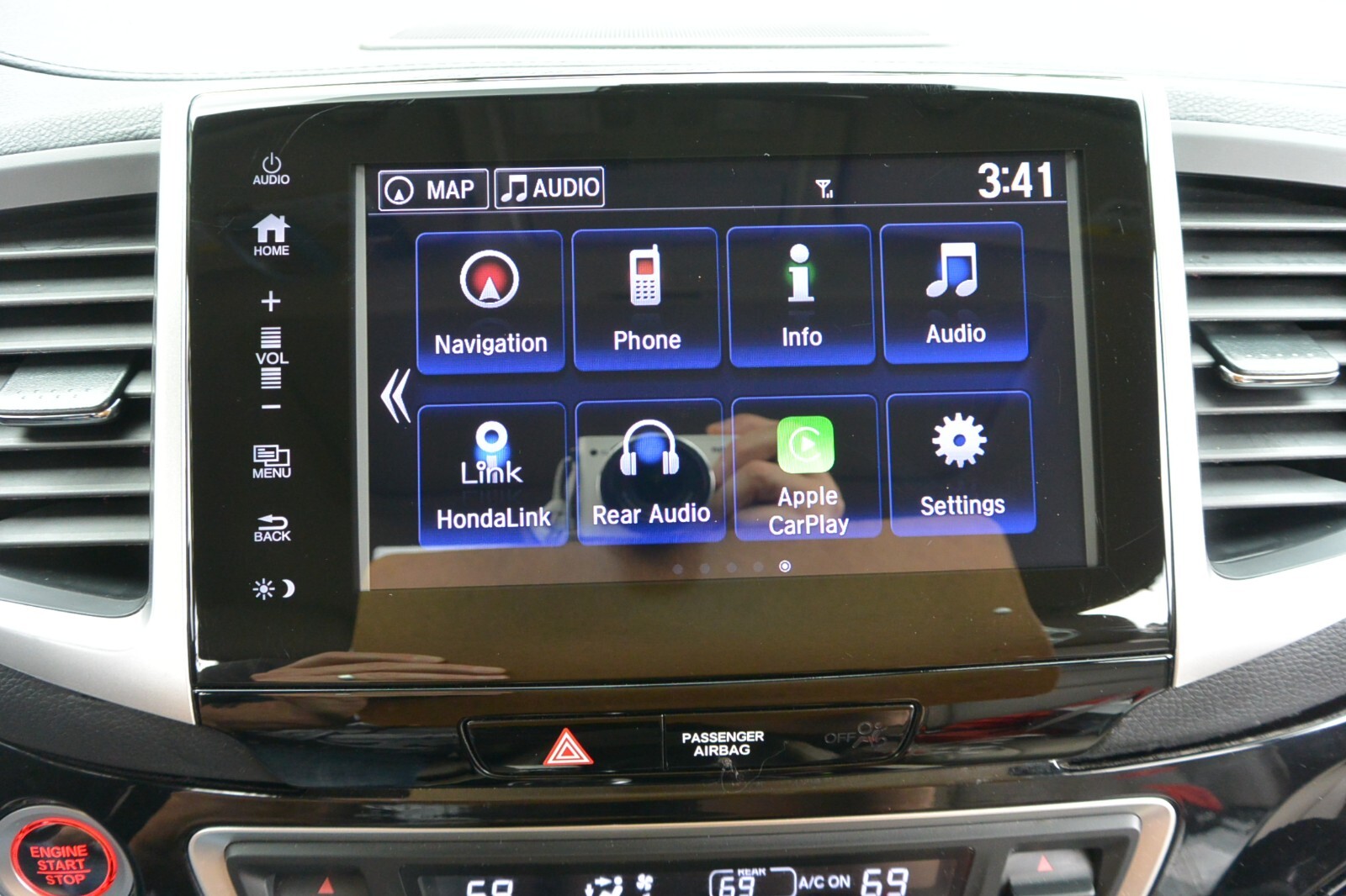 2016-2018 Honda Pilot Touring OEM GPS Touchscreen Radio Apple