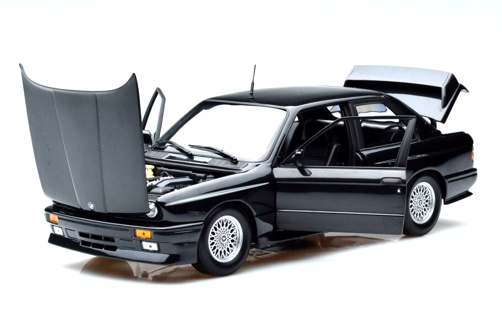 1/18 BMW 3 Series M3 (E30) 1987 Black Die-cast Model Car by