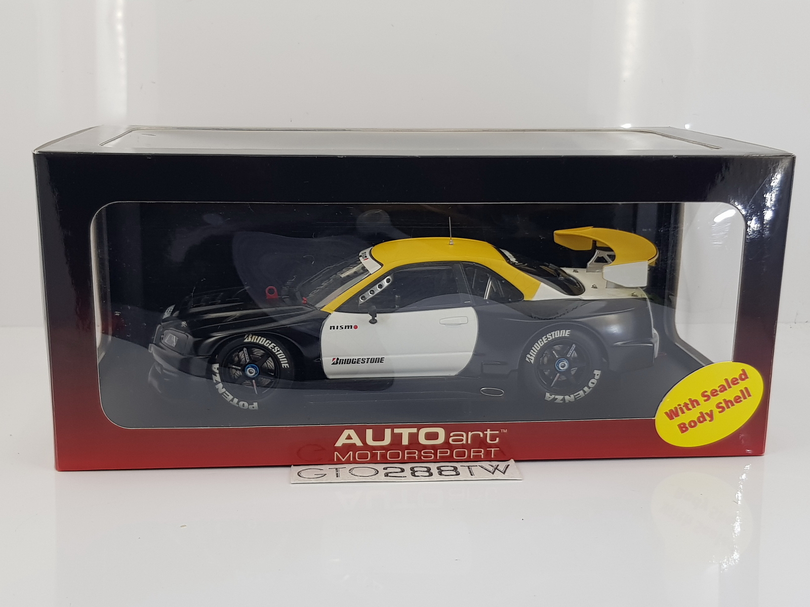 AUTOart 1:18 scale Nissan Skyline GT-R Nismo(R34) JGTC 2001 Test