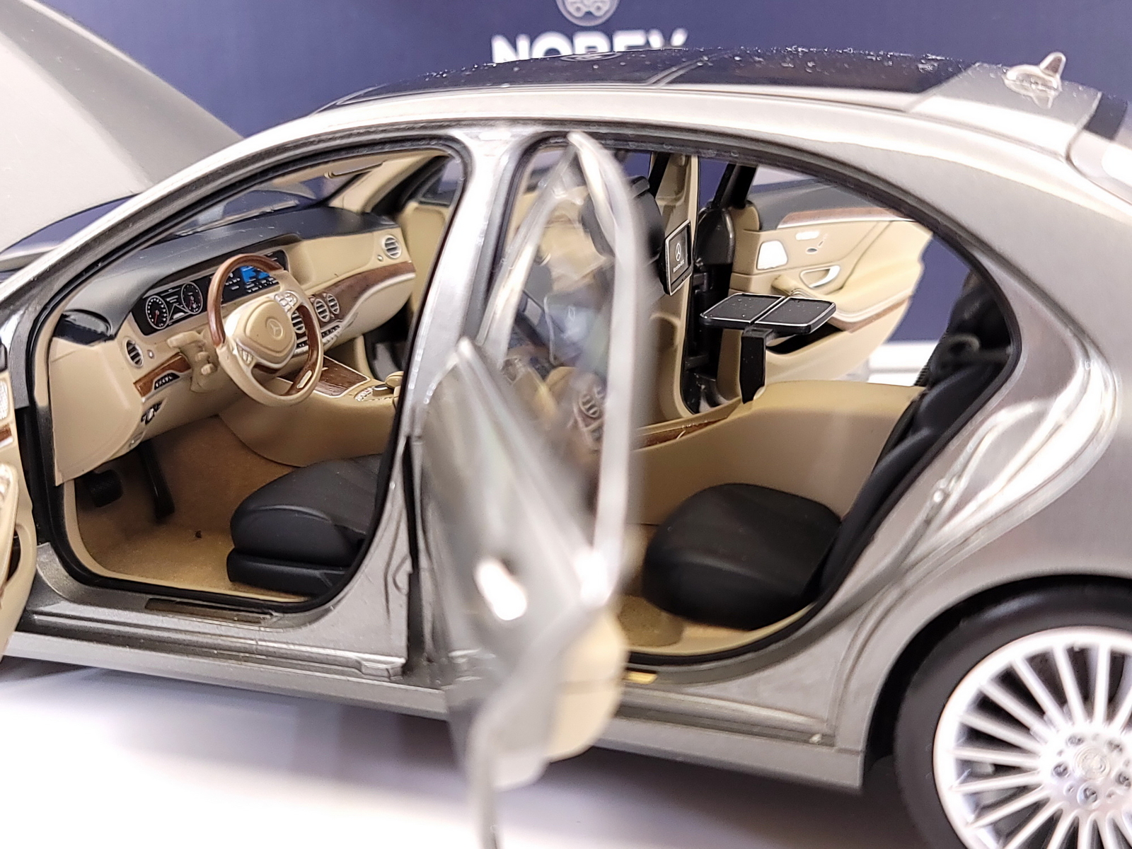 Norev 1:18 scale Mercedes-Benz S-Class Sedan 2013(W222/V222