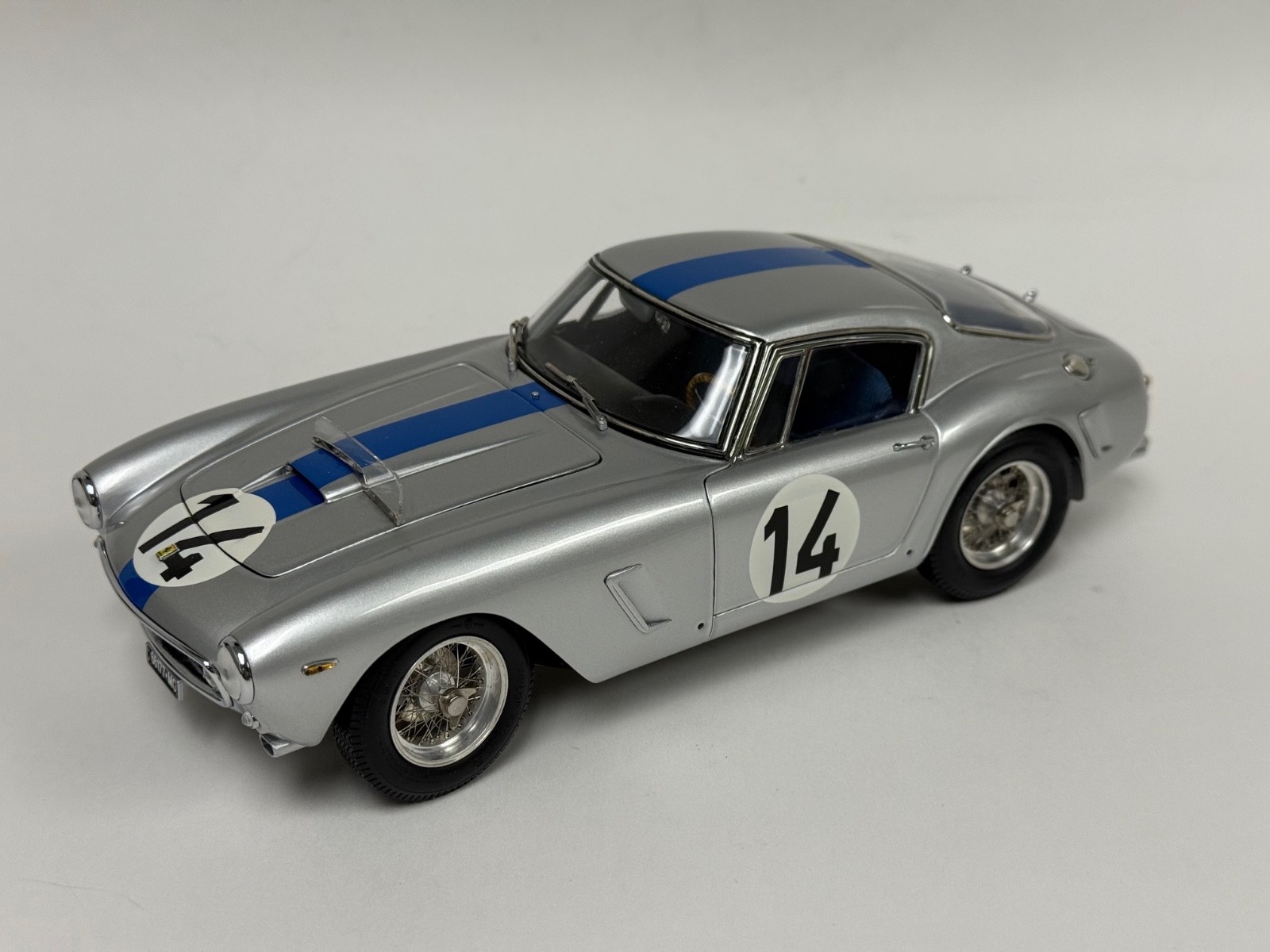 1/18 CMC Ferrari 250 GT Berlinetta Passo Corto 1961 Le Mans car