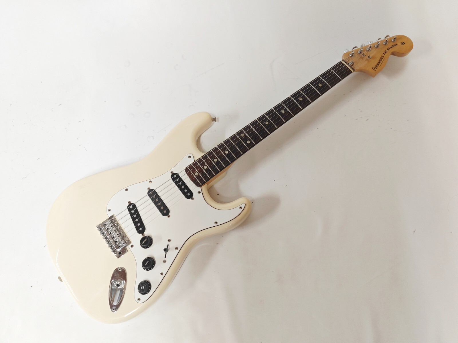 FERNANDES RST-50 The Revival 1976 Model White Made in Japan ST