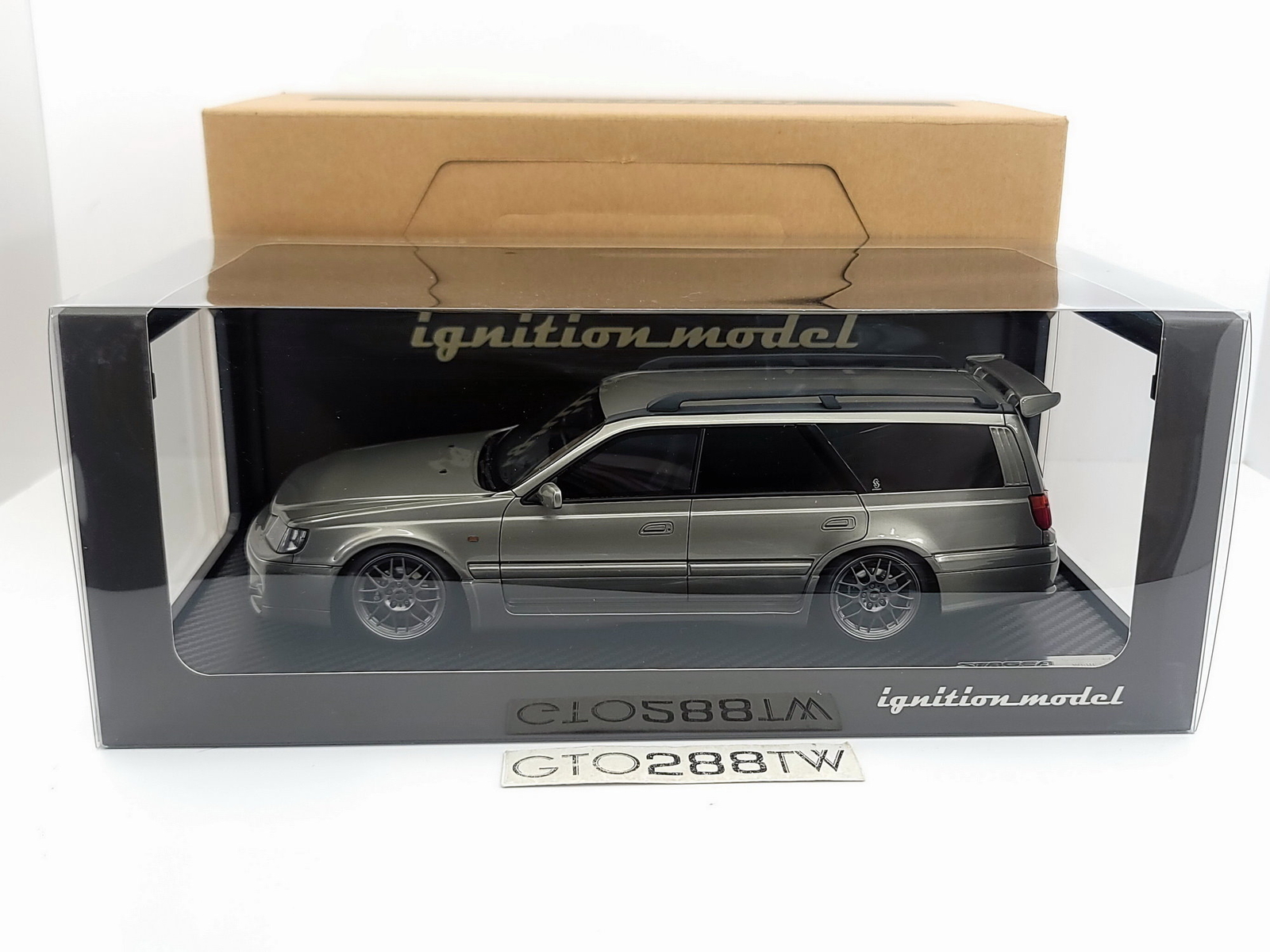 Ignition Model(IG) 1:18 scale Nissan STAGEA 260RS(WGNC34) Silver