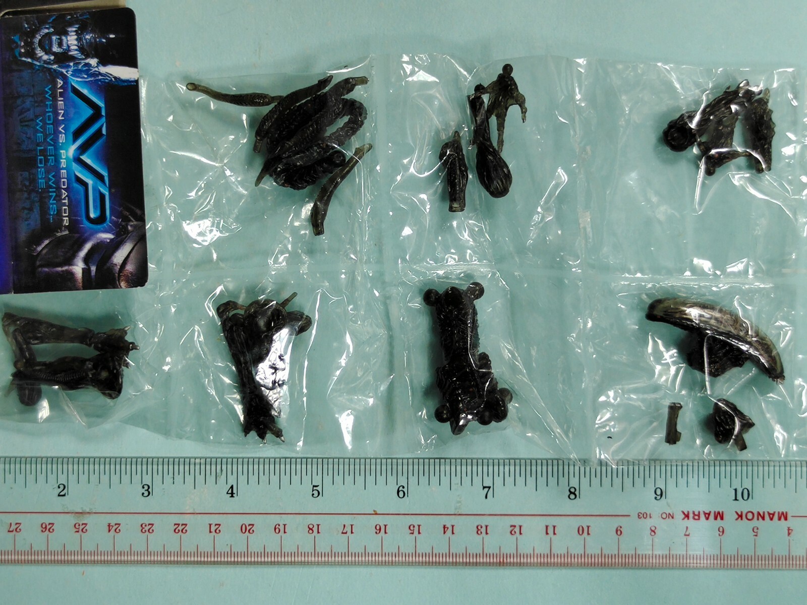 HOT TOYS Alien VS Predator Snap Kits 1 AVP Figure Warrior b | eBay