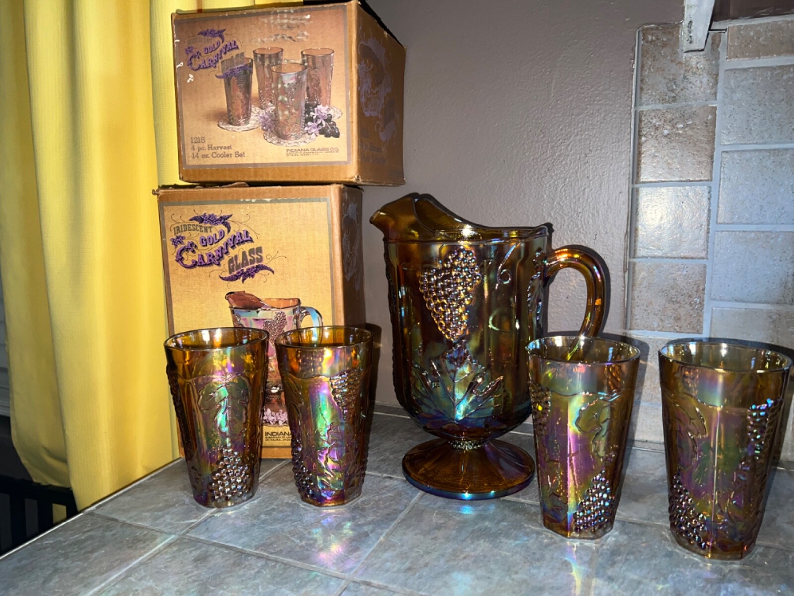 INDIANA GLASS Iridescent GOLD CARNIVAL Glass HARVEST PITCHER & 4