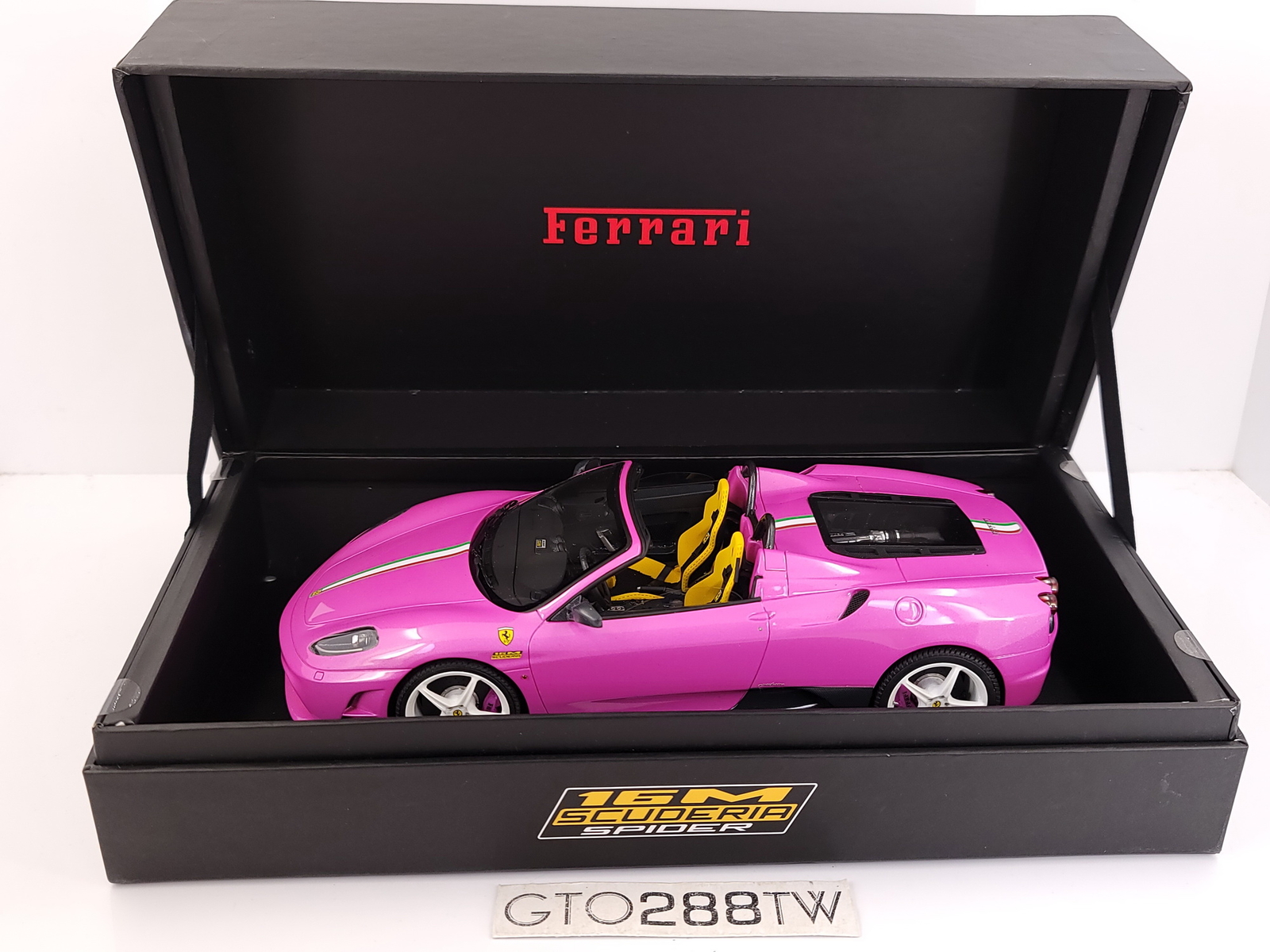 MR Collection 1:18 scale Ferrari 430 Scuderia 16M Spider (Pink