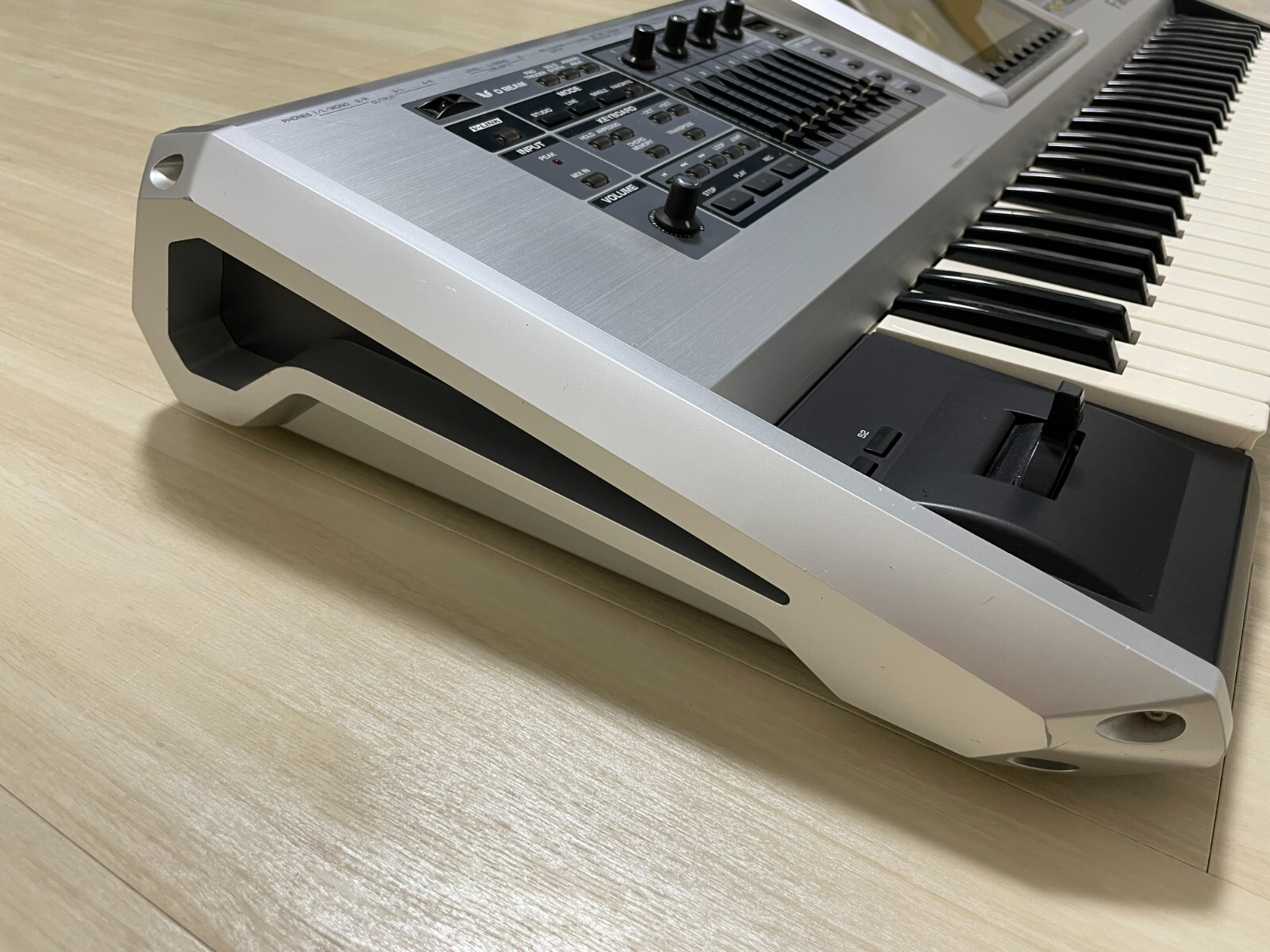 Roland Fantom G6 61-Key Keyboard Synthesizer Music Workstation