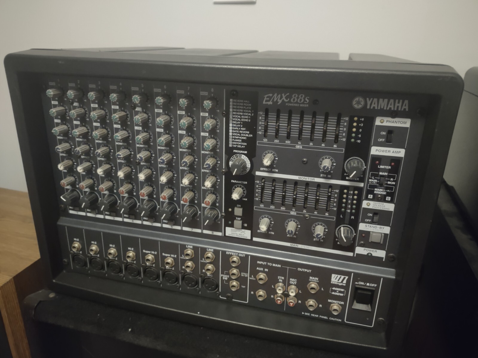 Yamaha EMX88S 8 Channel Input 400W+400W Powered Mixer | 8-23 Channels