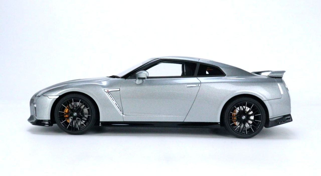 1/18 Nissan GT-R (R35) 2020 Samurai EDT (Gray) Resin Model by