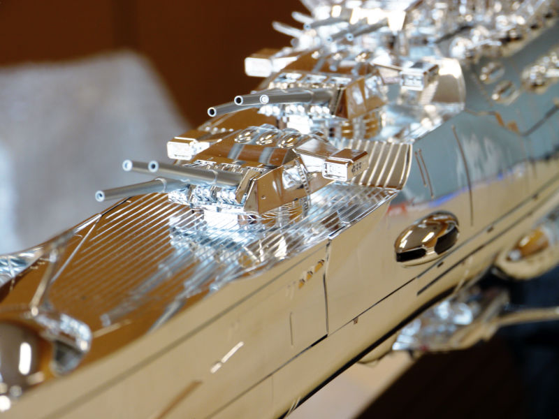 バンダイの劇場公開記念限定版「1/350 宇宙戦艦ヤマト・空間磁力メッキ