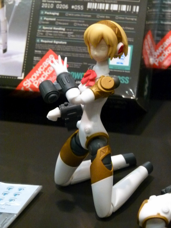 ペルソナ3」に登場する少女型戦闘用ロボット「次元可動カラーアイギス