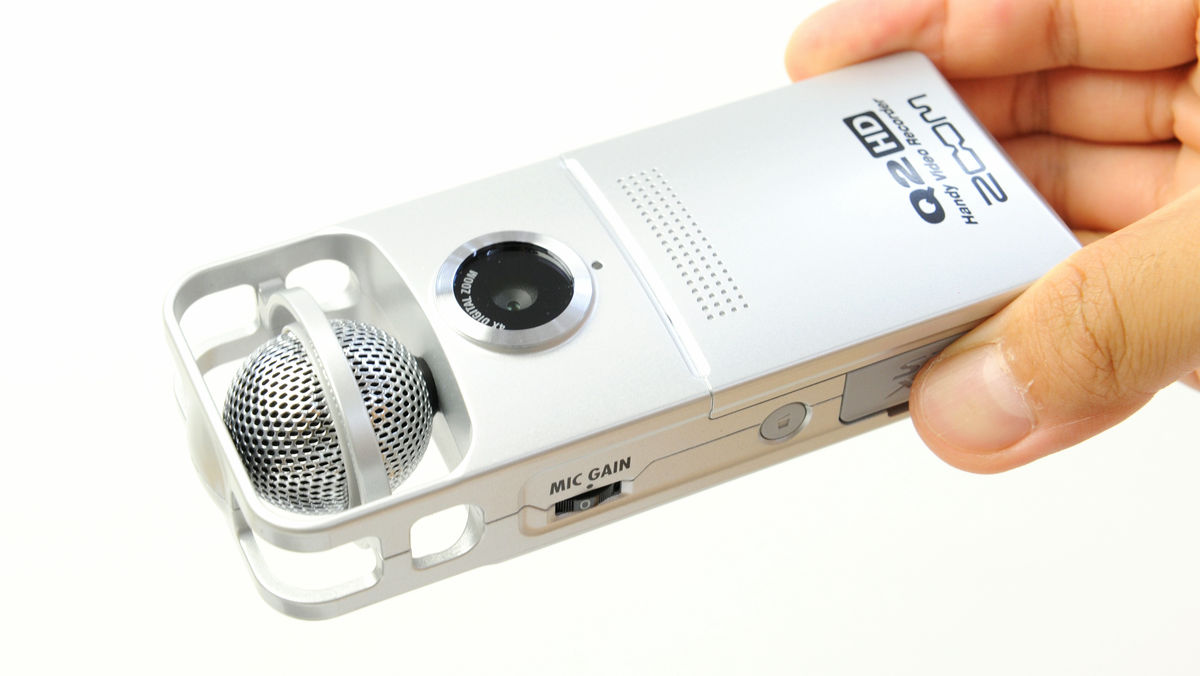 球体マイク搭載で音の広がりを選んで録音、フルHDムービーの撮影も