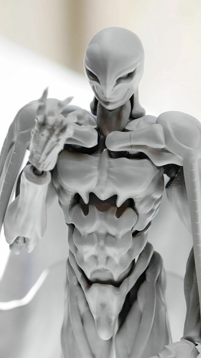 ベルセルクのグリフィスが「蝕」を終え「フェムト」となりfigma化