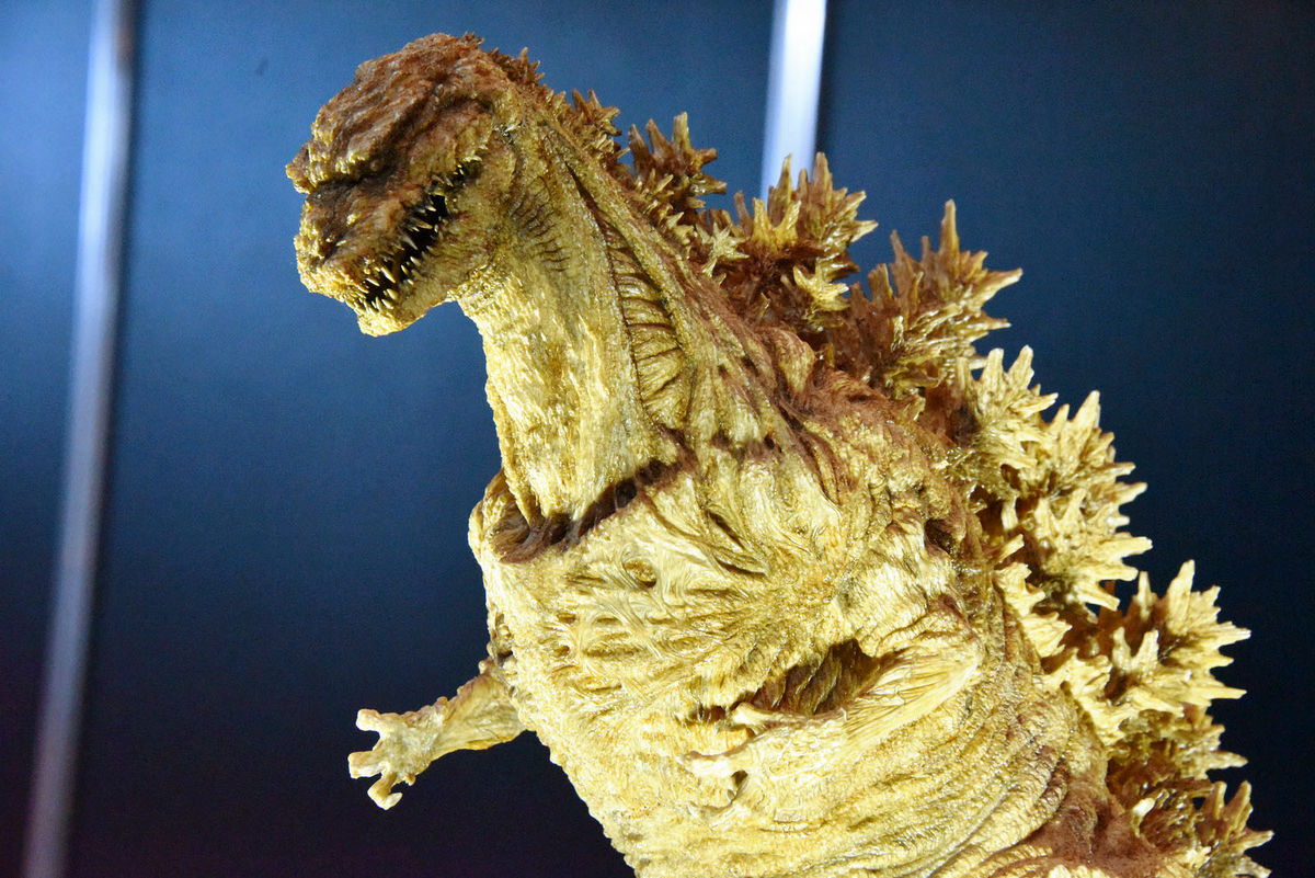 なんと100万円近い庵野秀明プロデュース・ゴジラ雛形レプリカ特別版(1