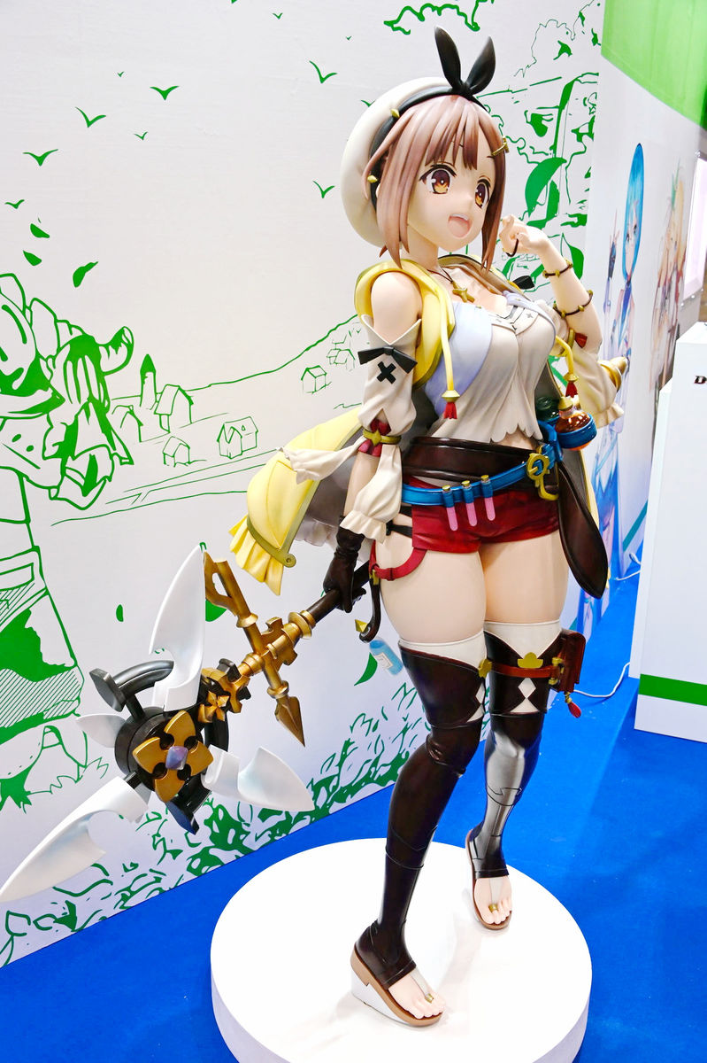 ライザのアトリエ」から元気いっぱいのライザが等身大スケールで登場
