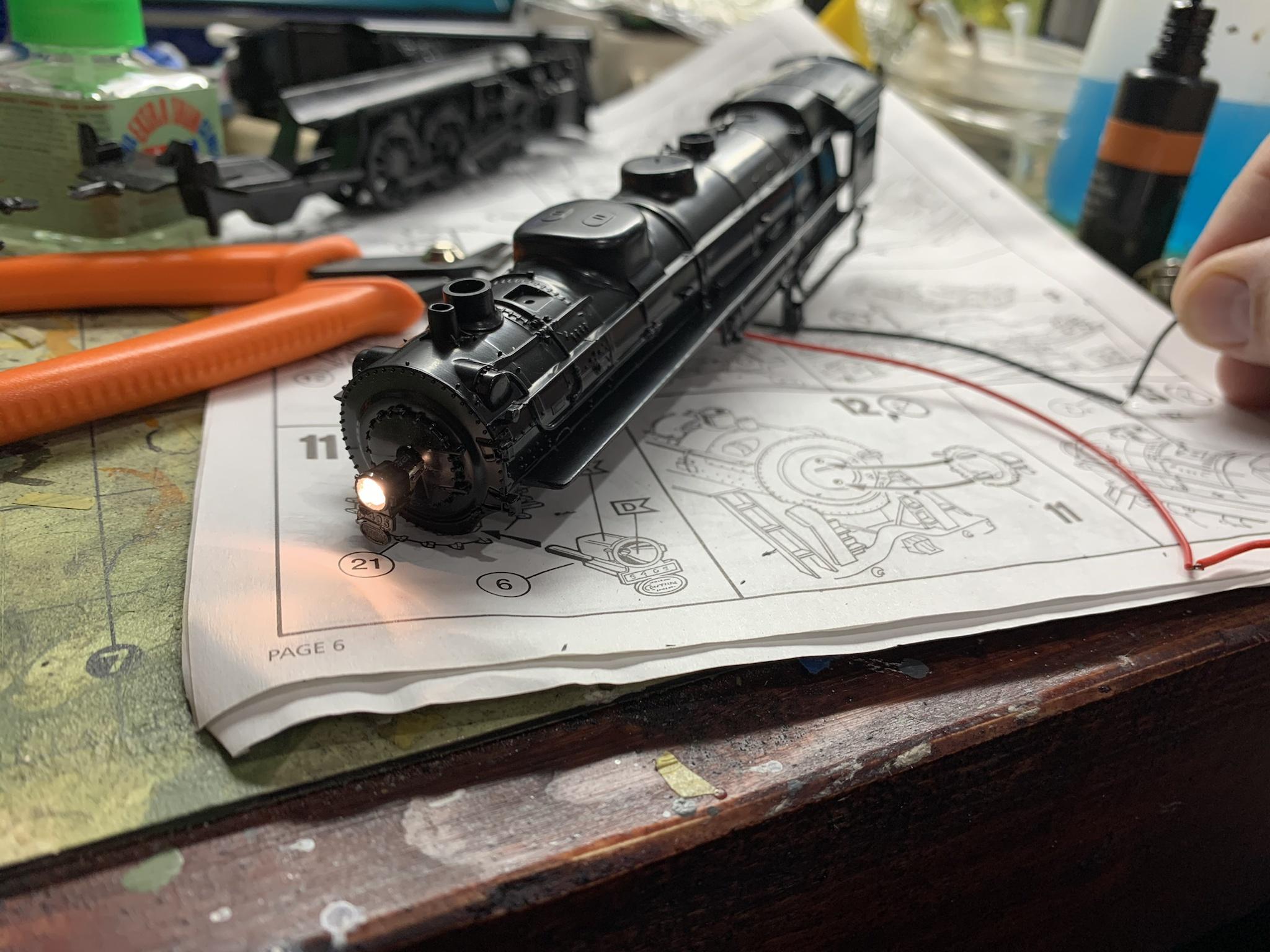 Revell's 1/87 scale NY Central Hudson - Figures and Misc