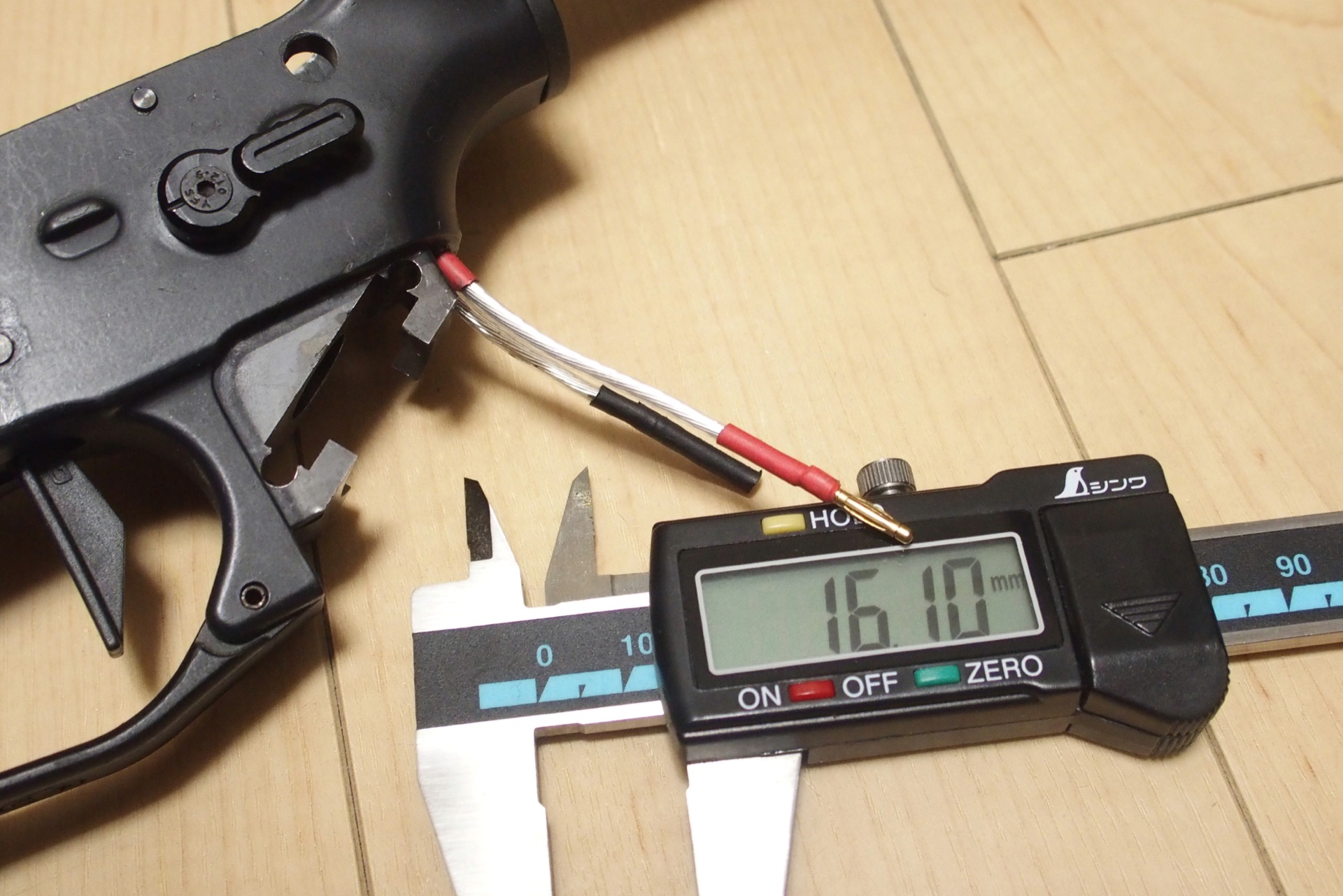 ZSHOT Magpul MIAD Grip for PTWを2012年モデルのトレポンに取り付けて