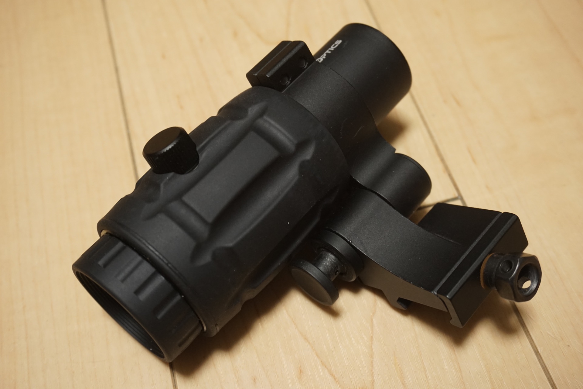 安価でシンプルな3倍マグニファイア、VectorOptics SCOT-07 3X マグニ