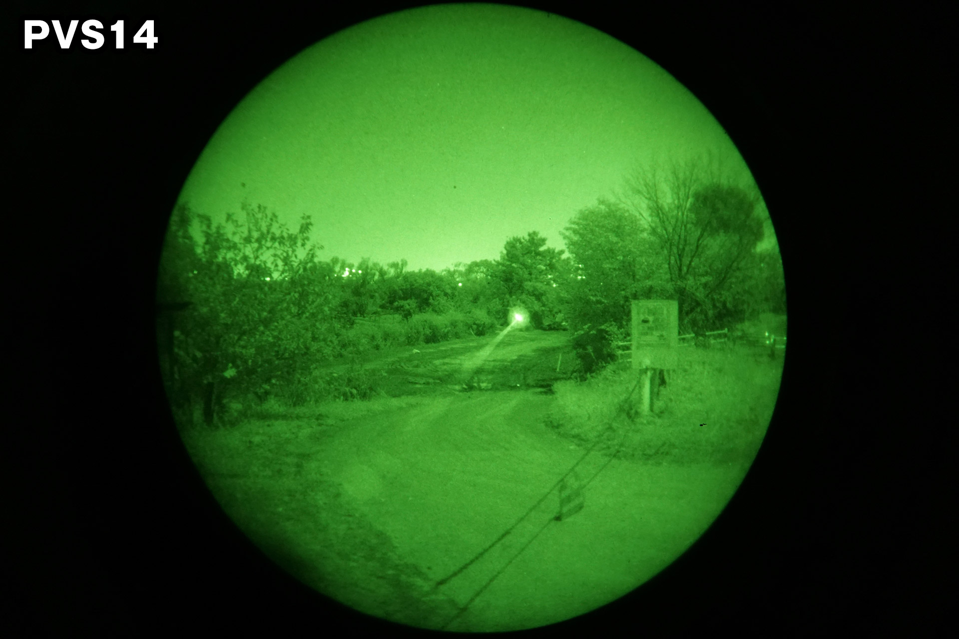 BNVD1431（WHS1 GEN2）とPVS14(MX-11769 OMNI7)を見比べてみた | エボログ