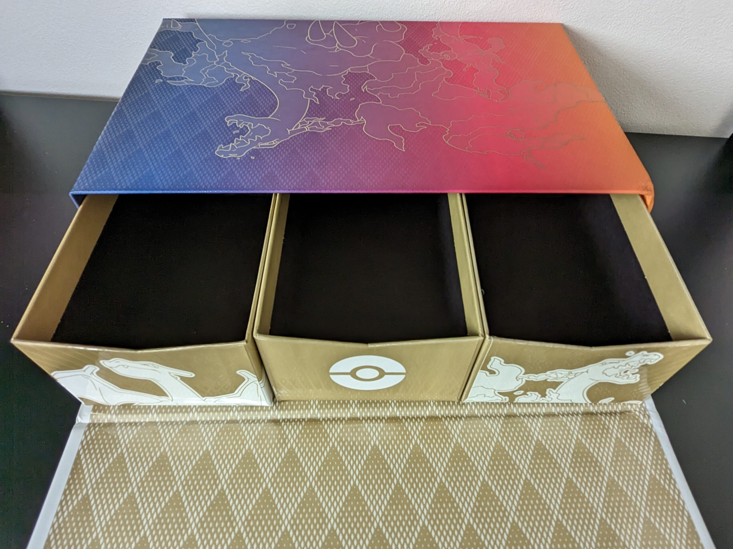 Pokemon TCG:Sword & Shield Ultra Premium Collection Charizardの