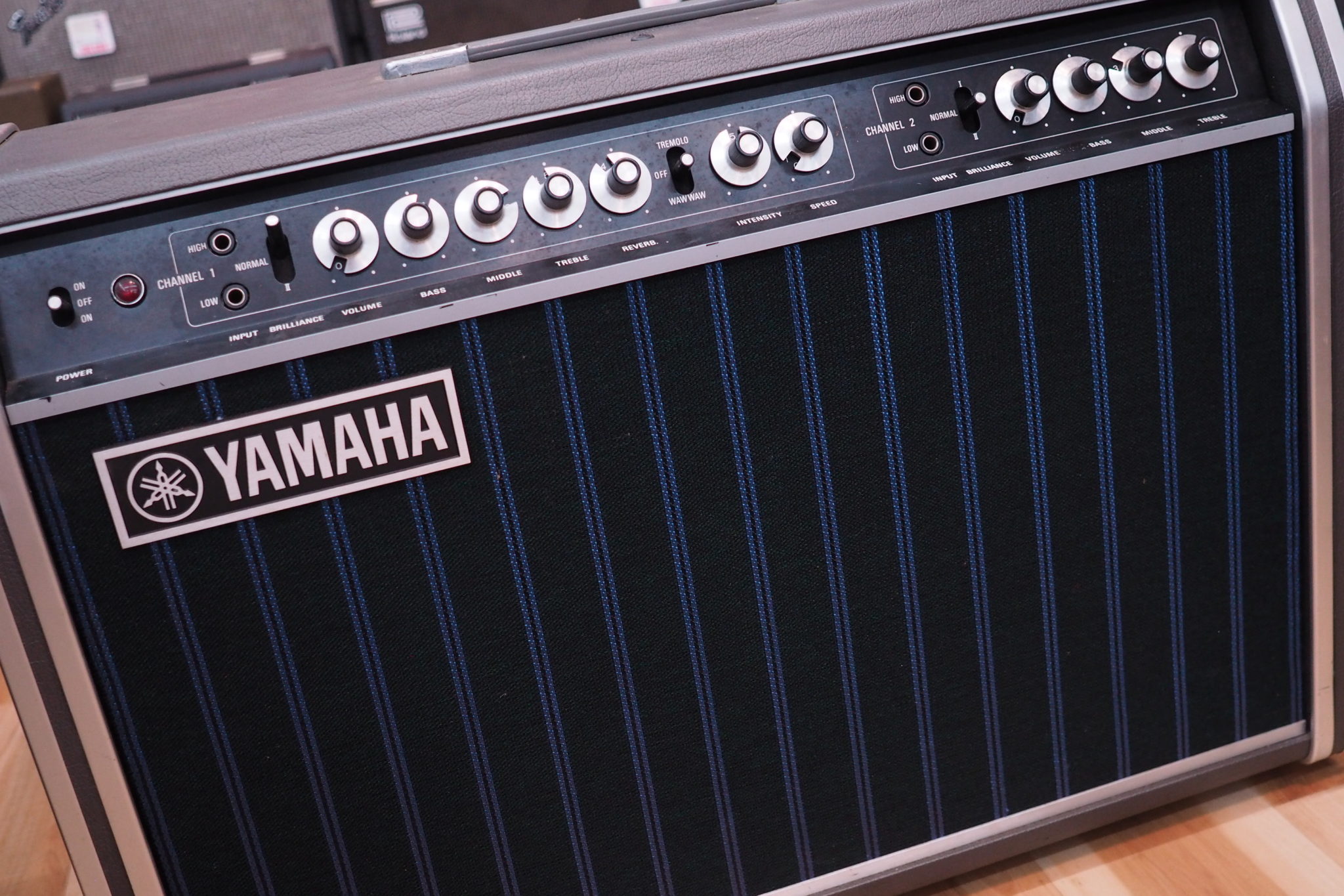 1970年代製ヤマハのギター用コンボアンプ「YAMAHA YTA-95」楽器奏庫