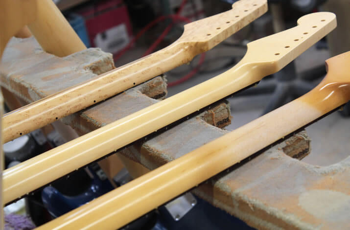 ネックの材質・形状について【エレキギター博士】