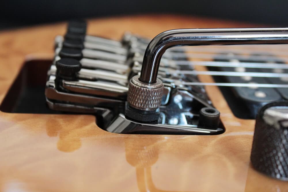 フロイドローズ搭載のエレキギターについて【エレキギター博士】