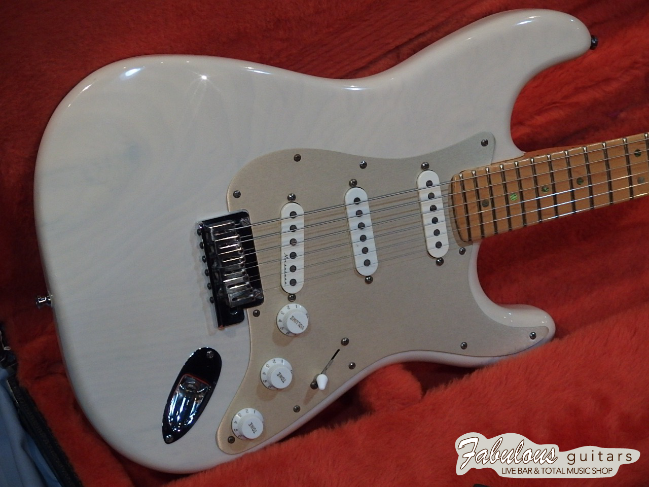 Fender USA American Deluxe Stratocaster Ash – Fabulous guitars