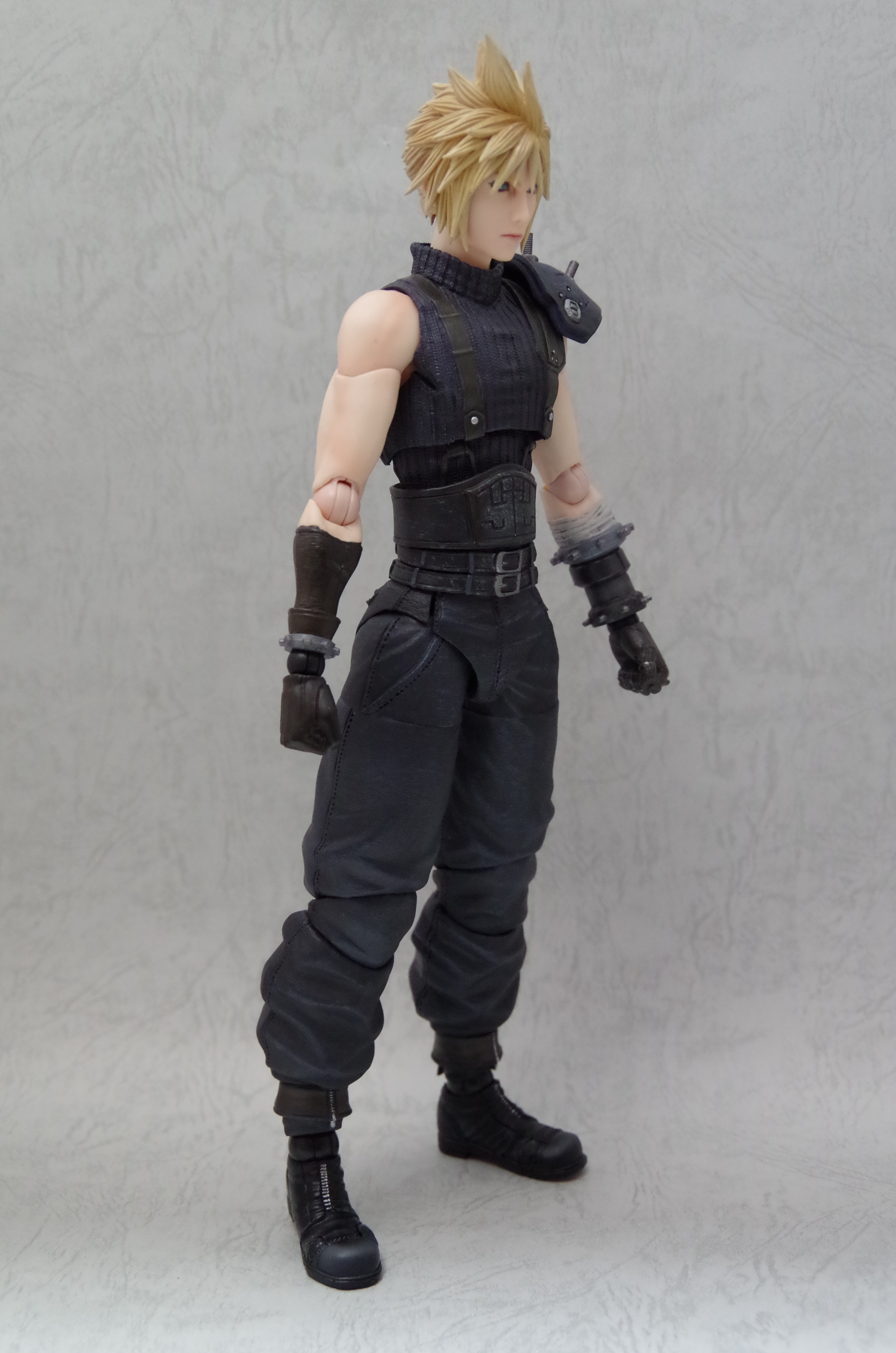 FINAL FANTASY VII REMAKE PLAY ARTS改 No.1 クラウド・ストライフ