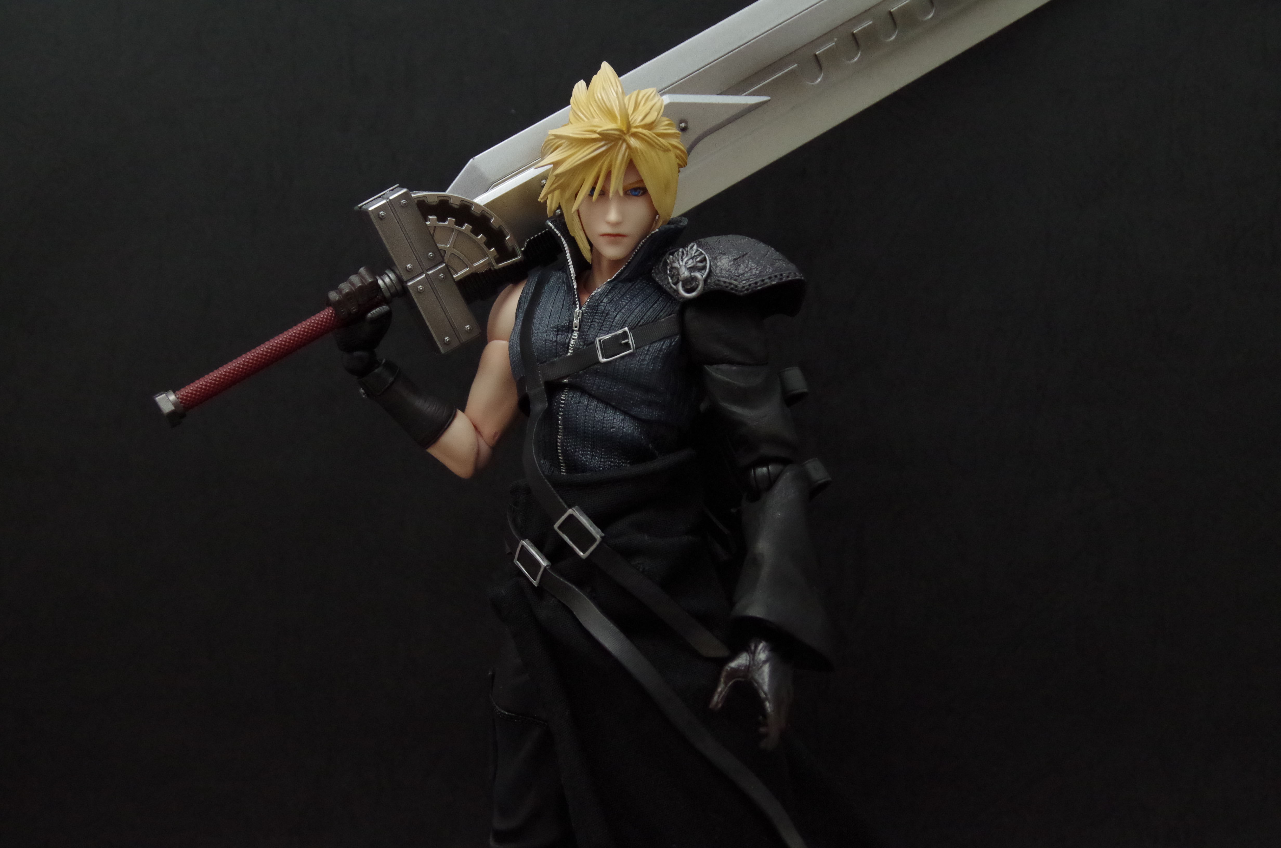 FINAL FANTASY VII ADVENT CHILDREN PLAY ARTS改 クラウド・ストライフ