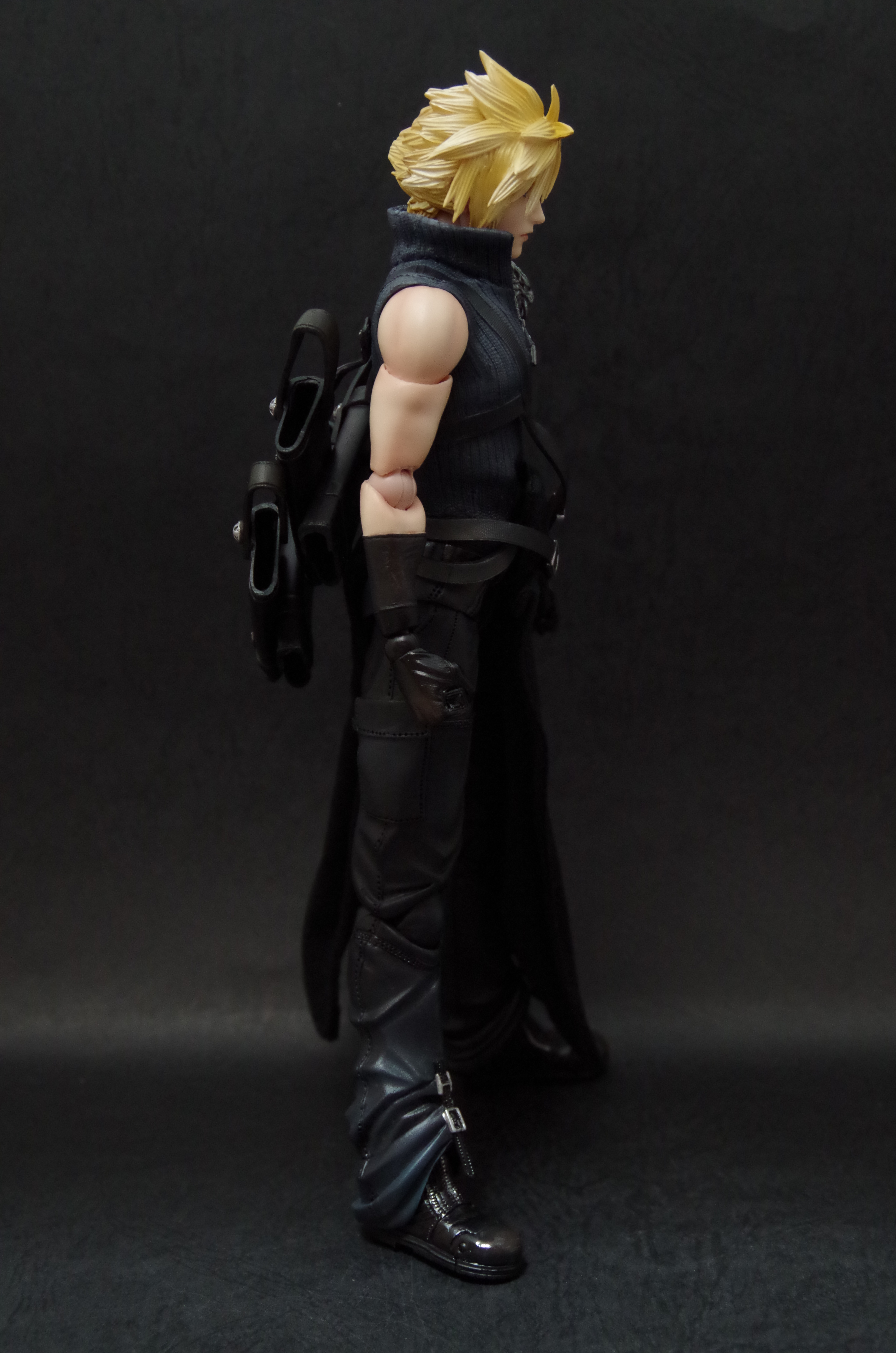 FINAL FANTASY VII ADVENT CHILDREN PLAY ARTS改 クラウド・ストライフ