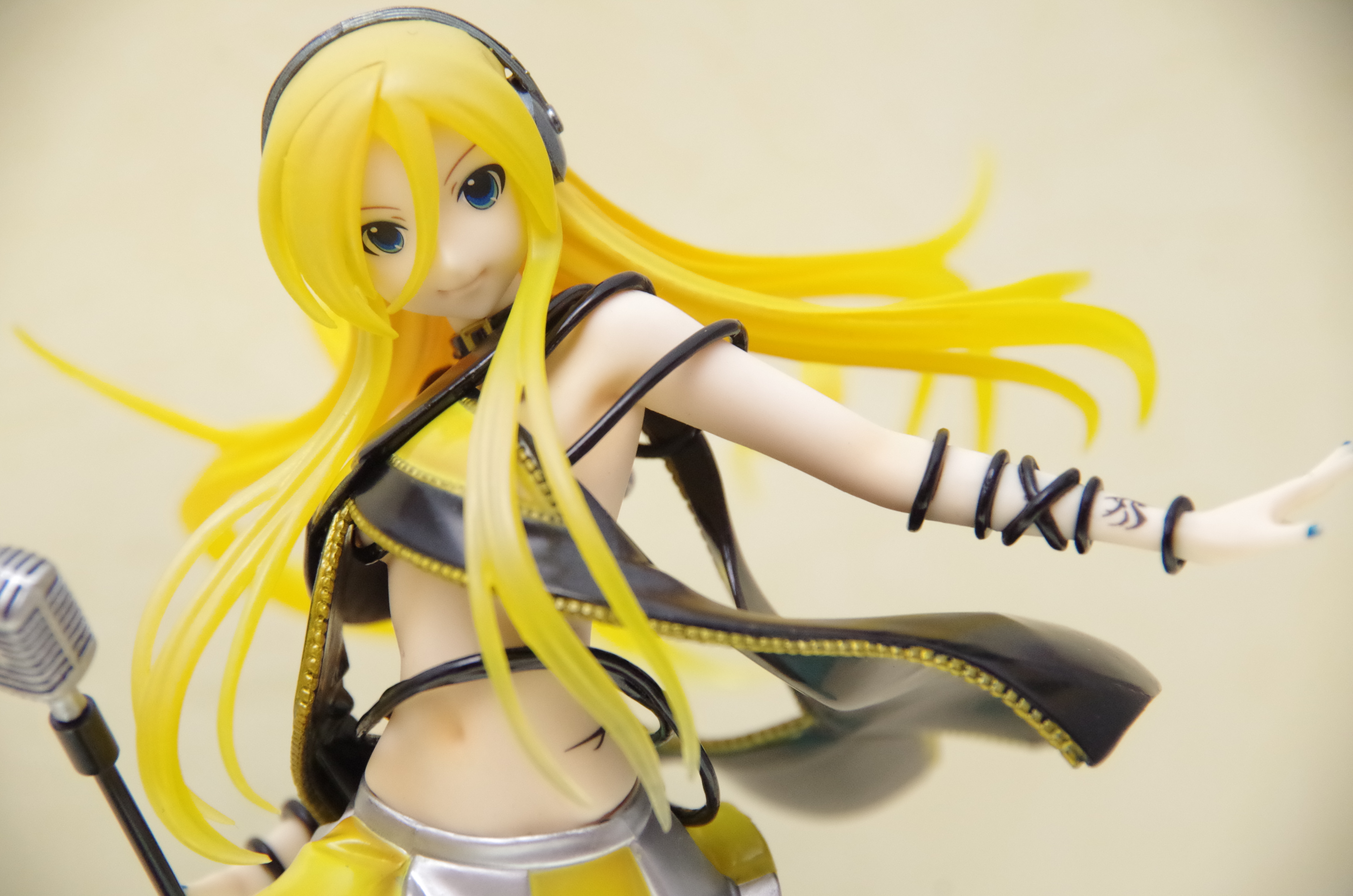 Lily from anim.o.v.e | フィギュアレン