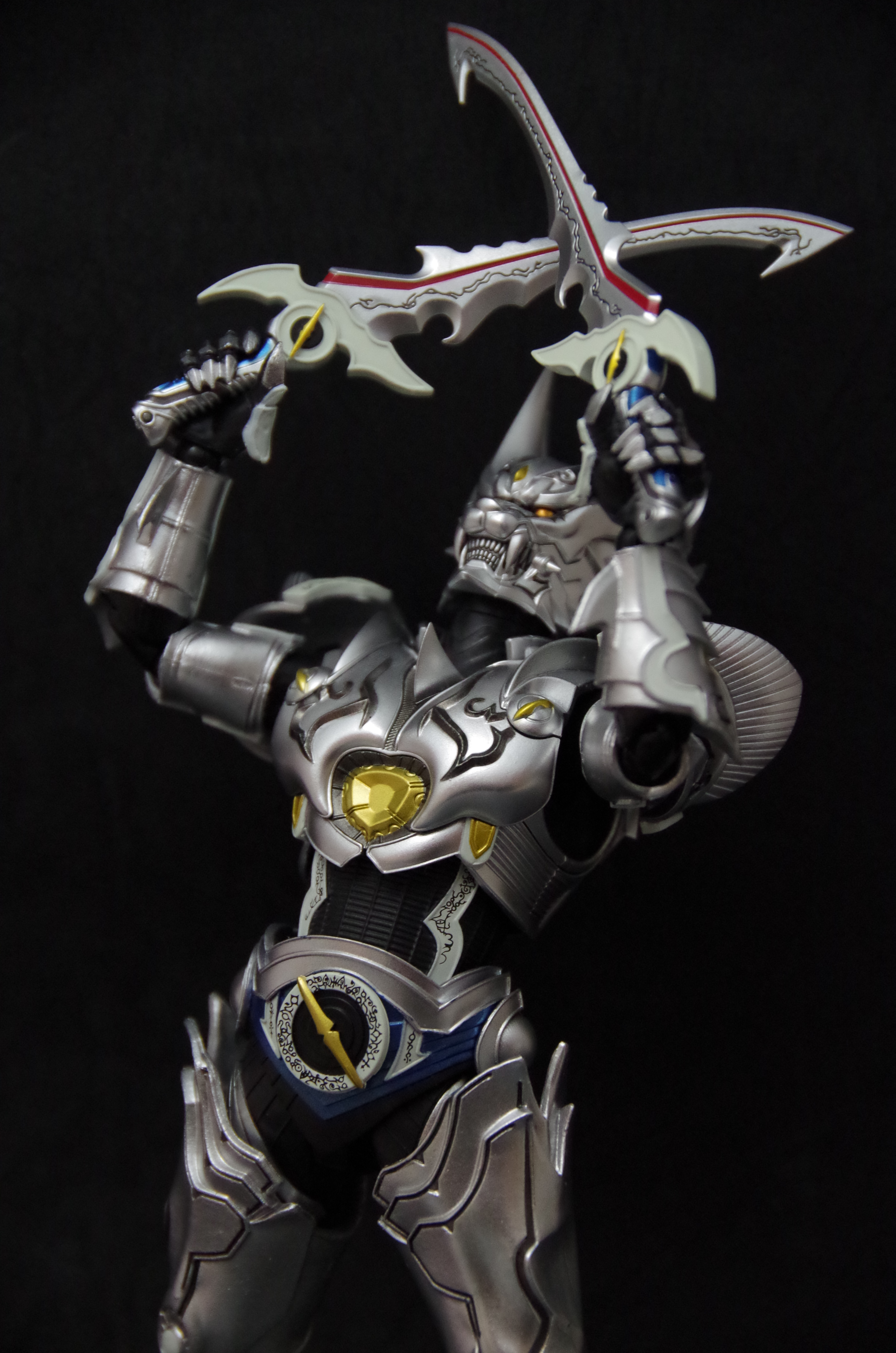 S.H.Figuarts 真骨彫製法 銀牙騎士ゼロ | フィギュアレン