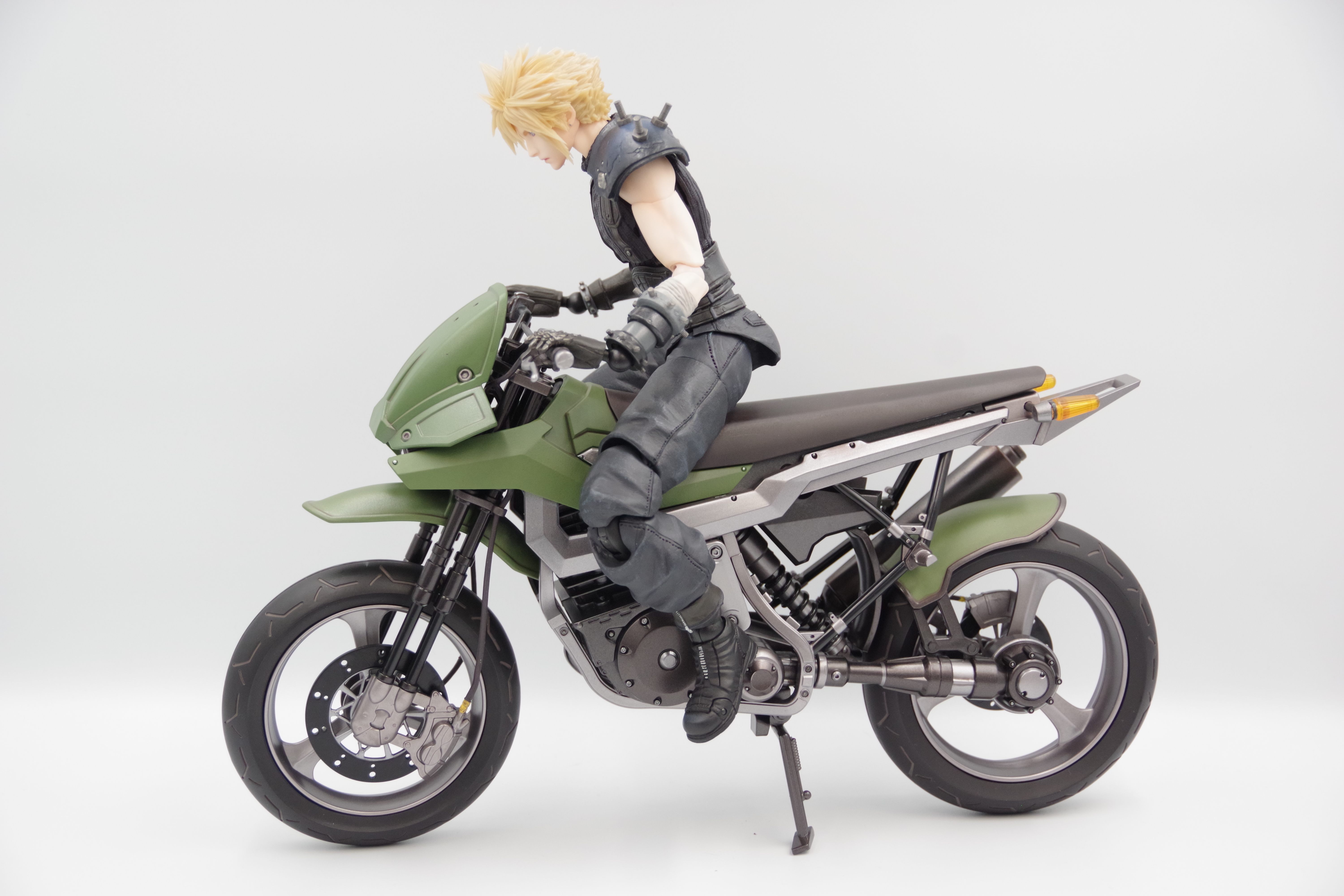 ファイナルファンタジーVII リメイク PLAY ARTS改 ジェシー＆バイクSET